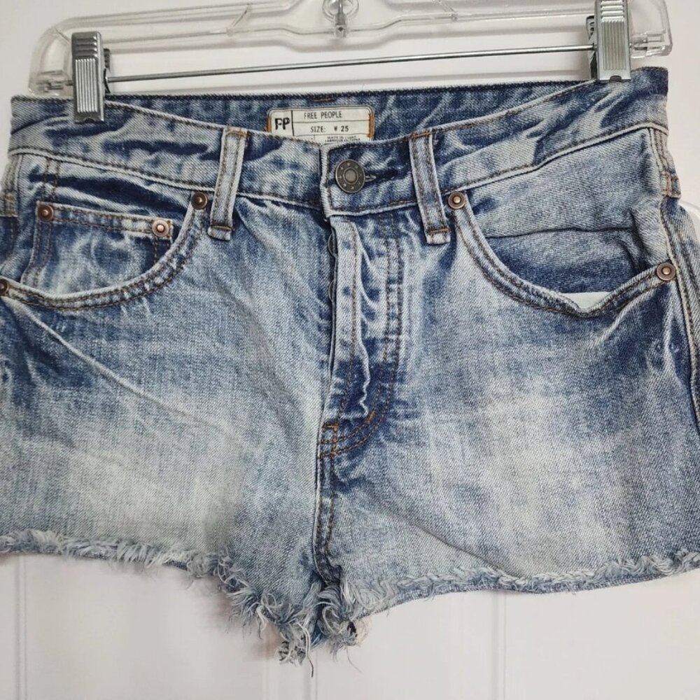 Free People Button Fly cut off Raw hem denim Blue Jean Shorts, woman's size 25